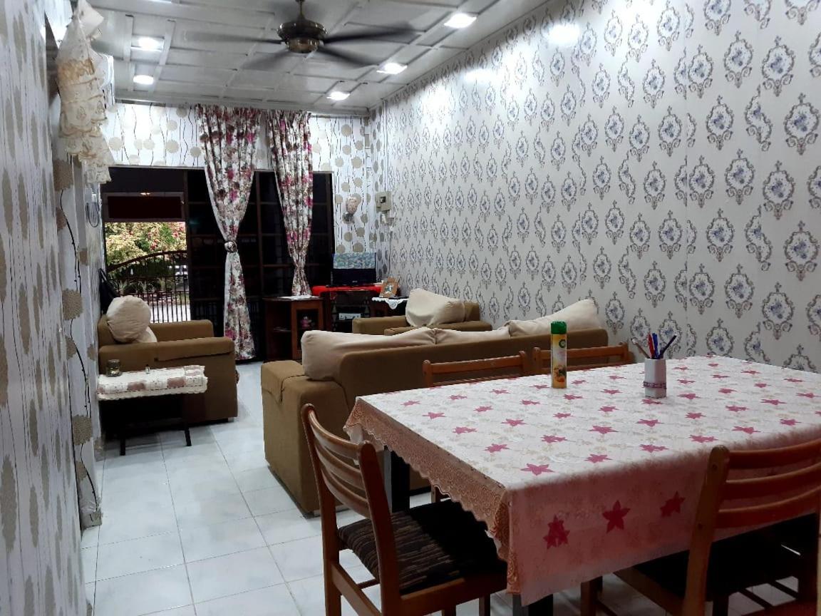 Bemban Garden Homestay Batu Gajah Ngoại thất bức ảnh